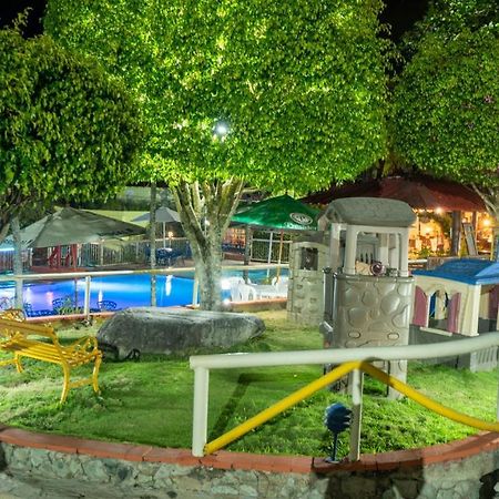 Jarabacoa River Club & Resort Buitenkant foto