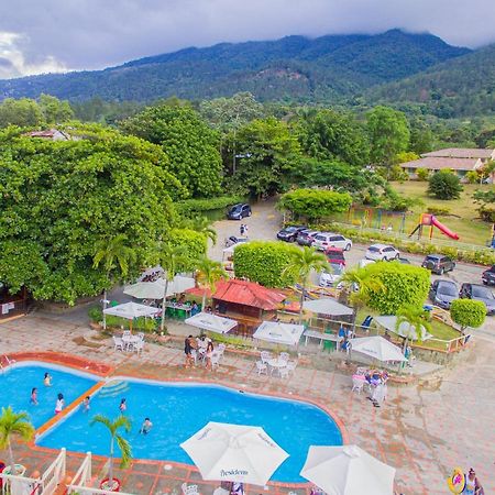 Jarabacoa River Club & Resort Buitenkant foto