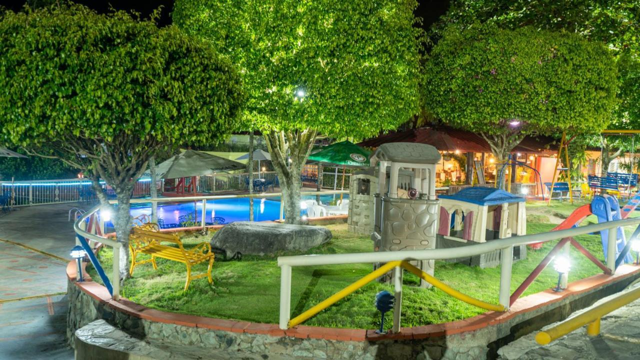 Jarabacoa River Club & Resort Buitenkant foto