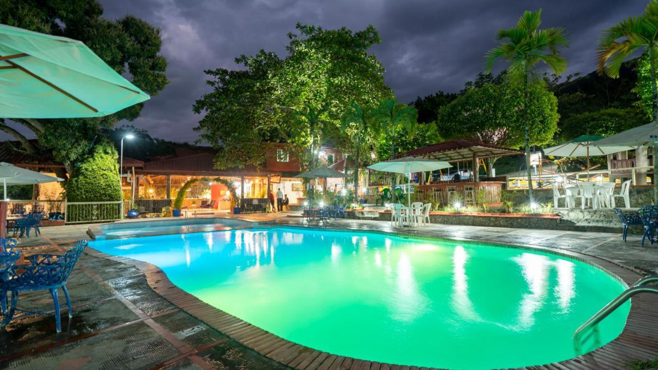 Jarabacoa River Club & Resort Buitenkant foto